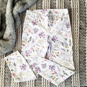 **SOLD**[ Old Navy ] Floral Pattern Pixie Jeans